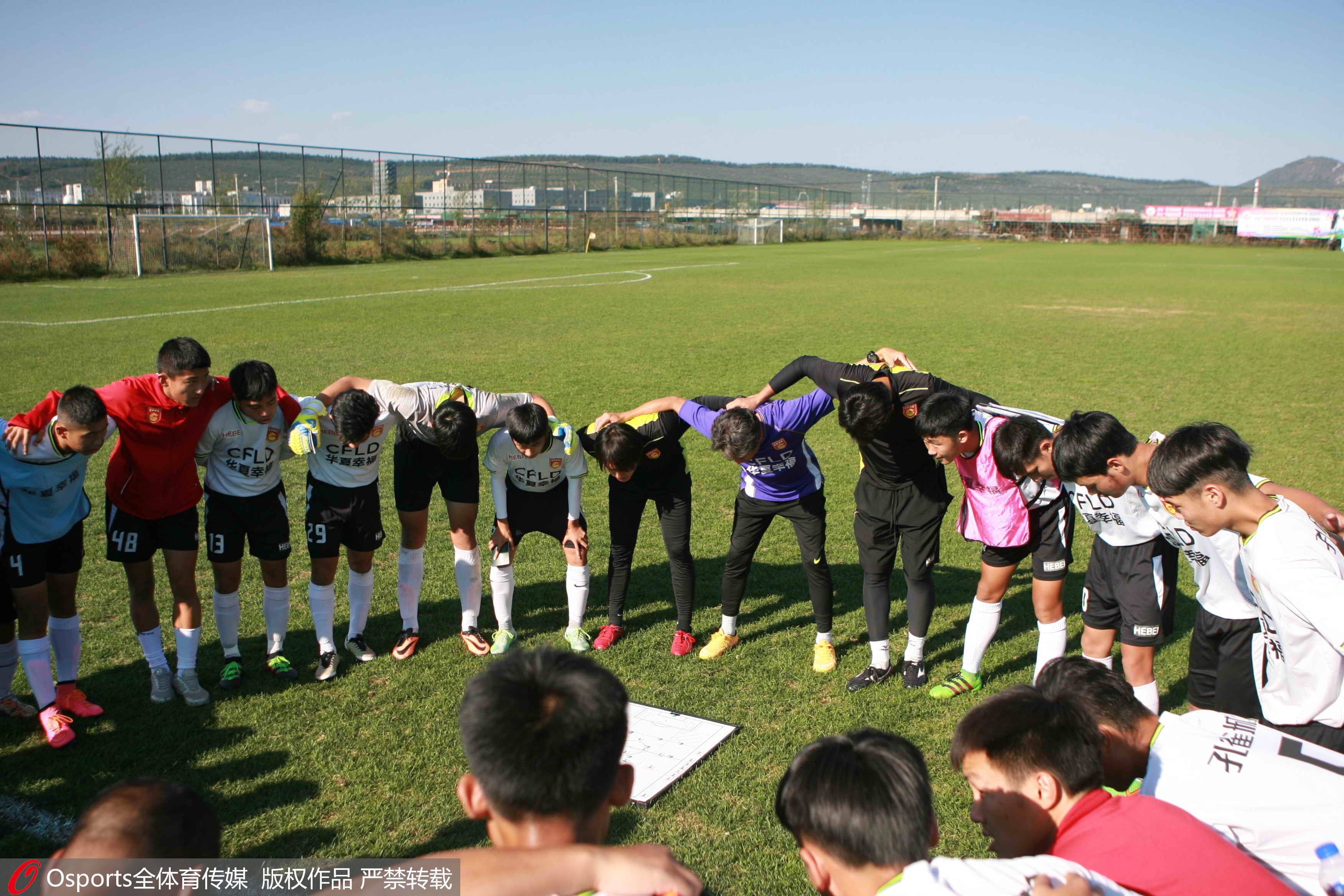 关于河北精英主场战胜河南建业，豪取开门红的信息