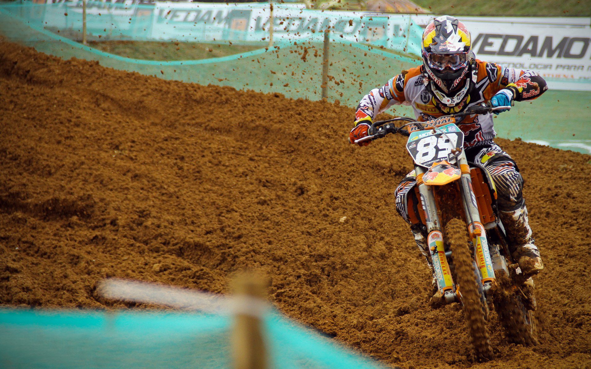 小贾伦关键时刻站出来,步行者鏖战雄鹿