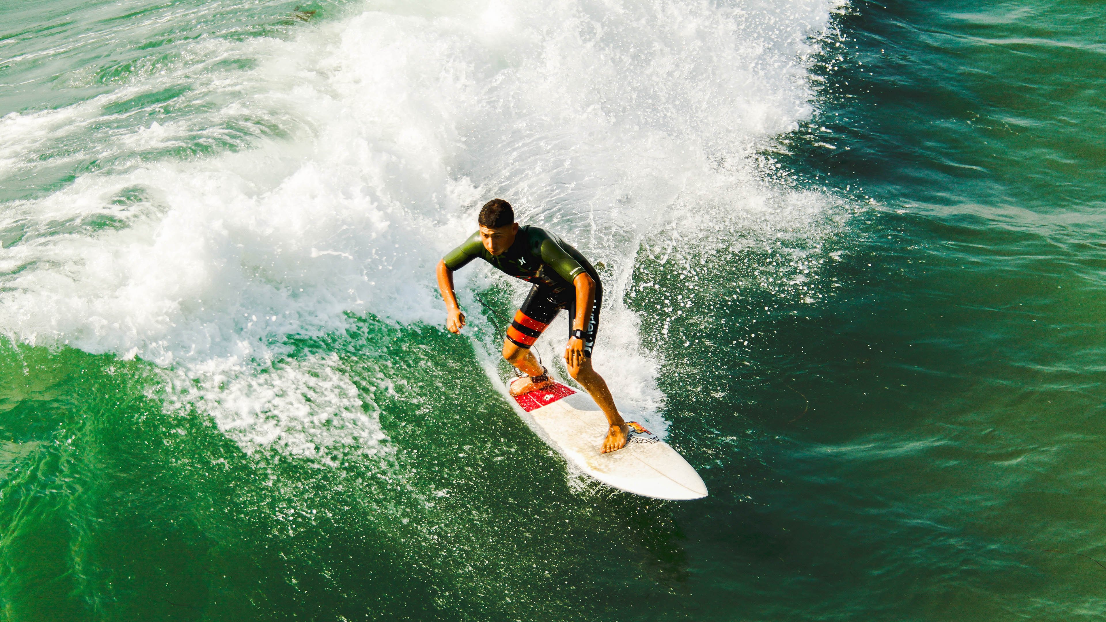 乔治爆发，辽宁队防守锁死开拓者，一场战术与意志的较量