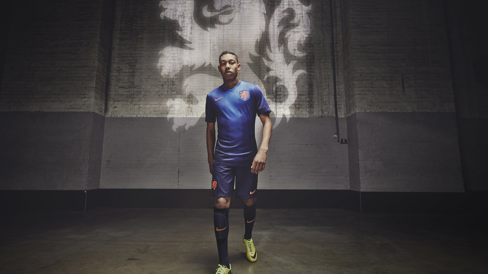 巴黎全面压制乌克兰,阿劳霍持续制造杀伤—战术纪律与个人天赋的胜利交响